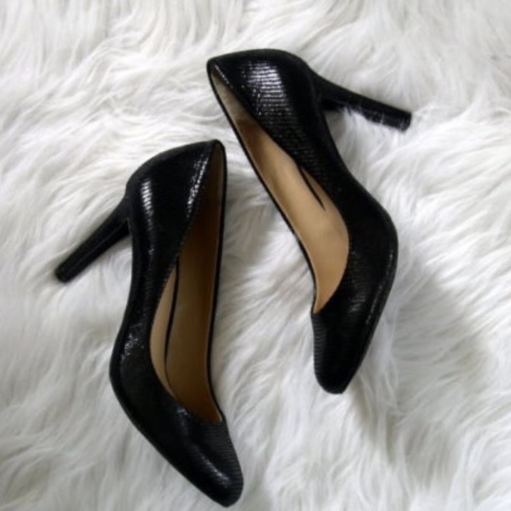 Arturo Chiang 7.5 black heels